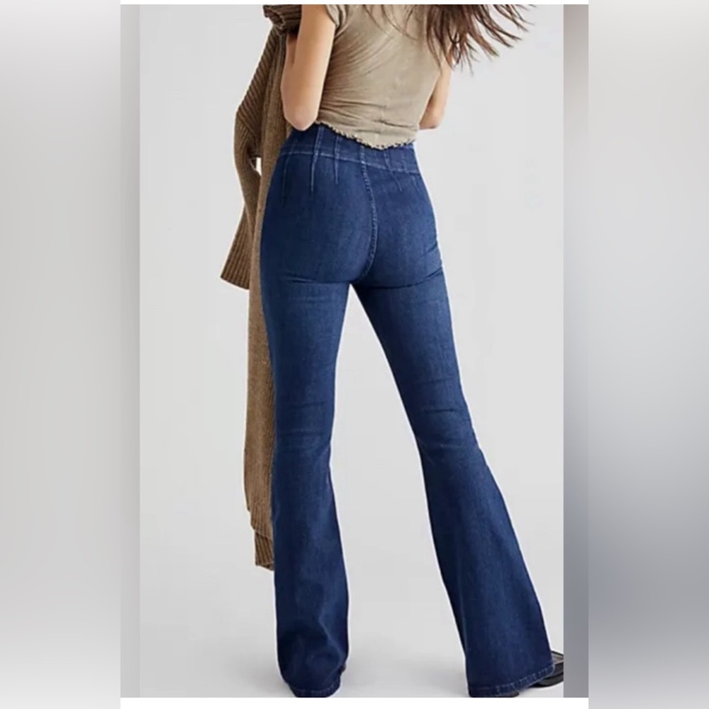 Free People We The Free Jeans Size 29 Slim Flare Stillwater Low-Rise Medium Wash - Picture 2 of 16